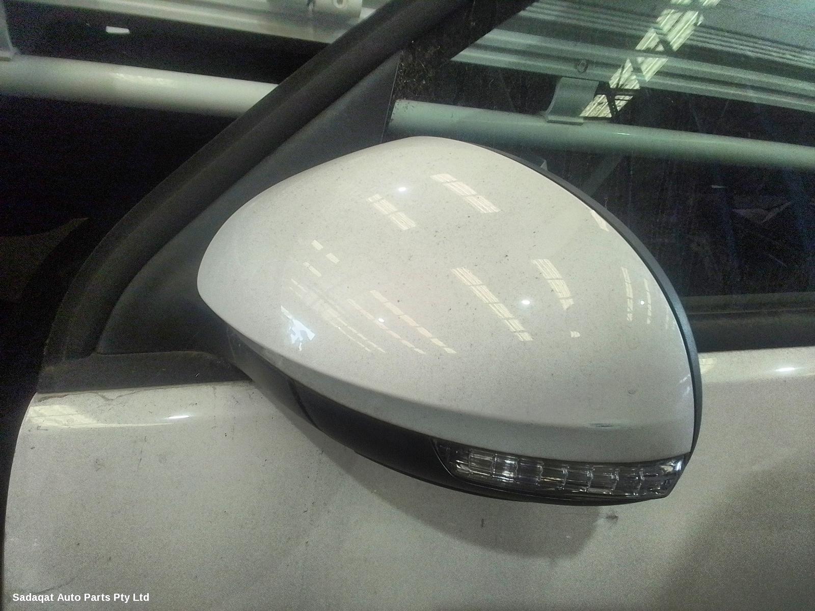 Volkswagen Tiguan Left Door Mirror