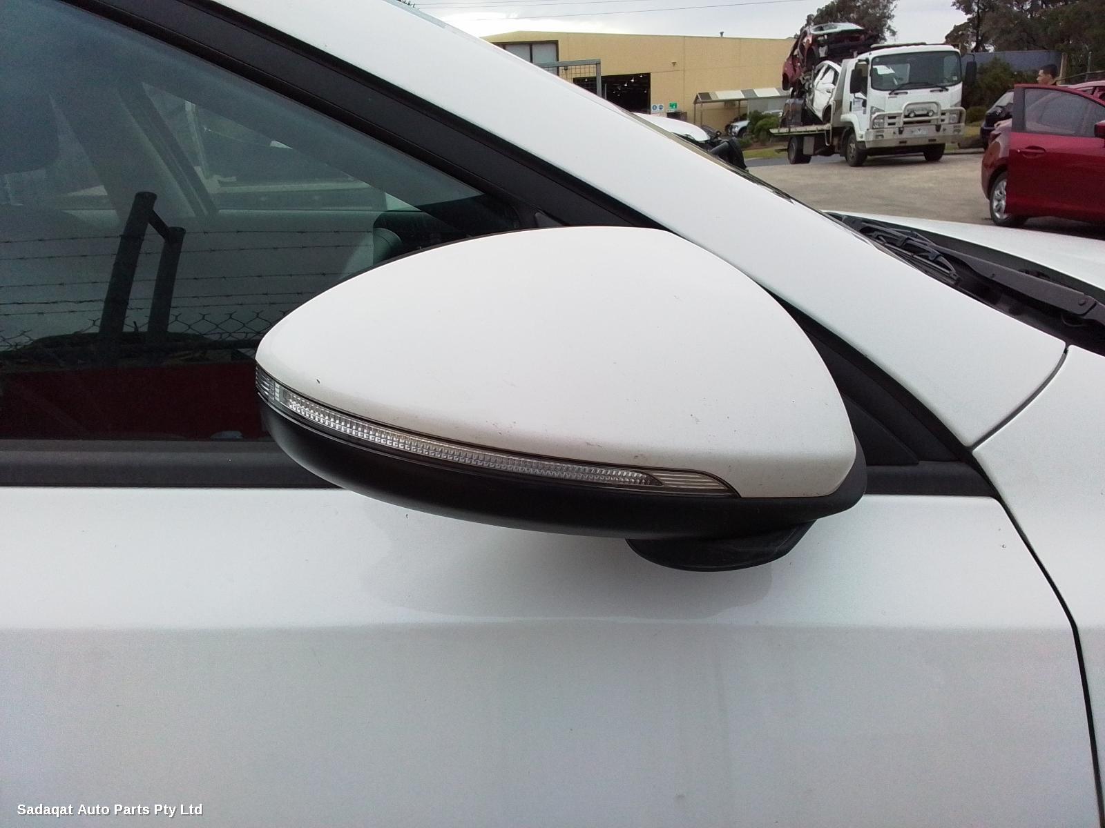 Kia Cerato Right Door Mirror