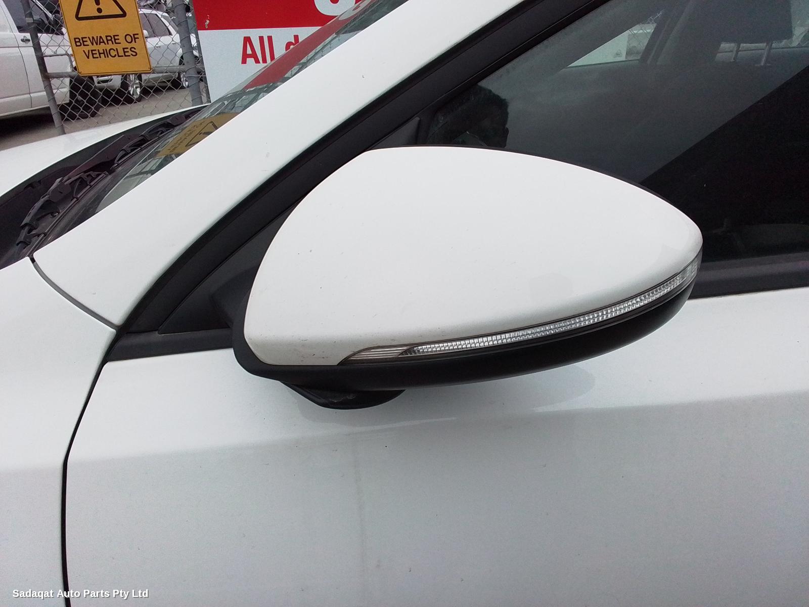 Kia Cerato Right Door Mirror