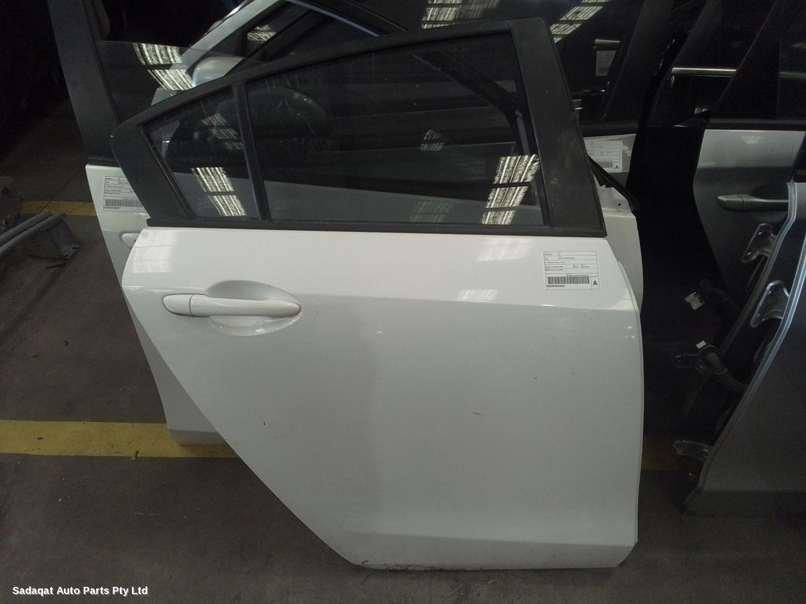 Mazda 3 Right_rear_door_sliding