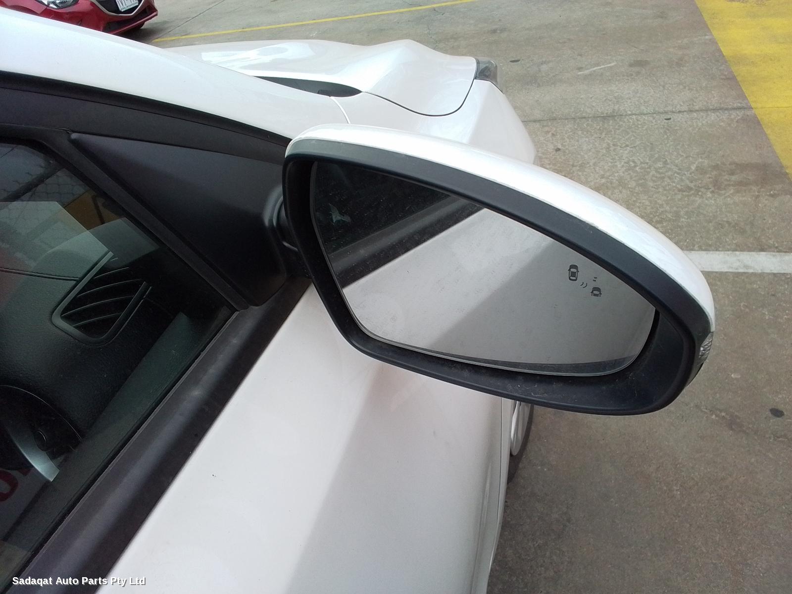 Kia Cerato Right Door Mirror