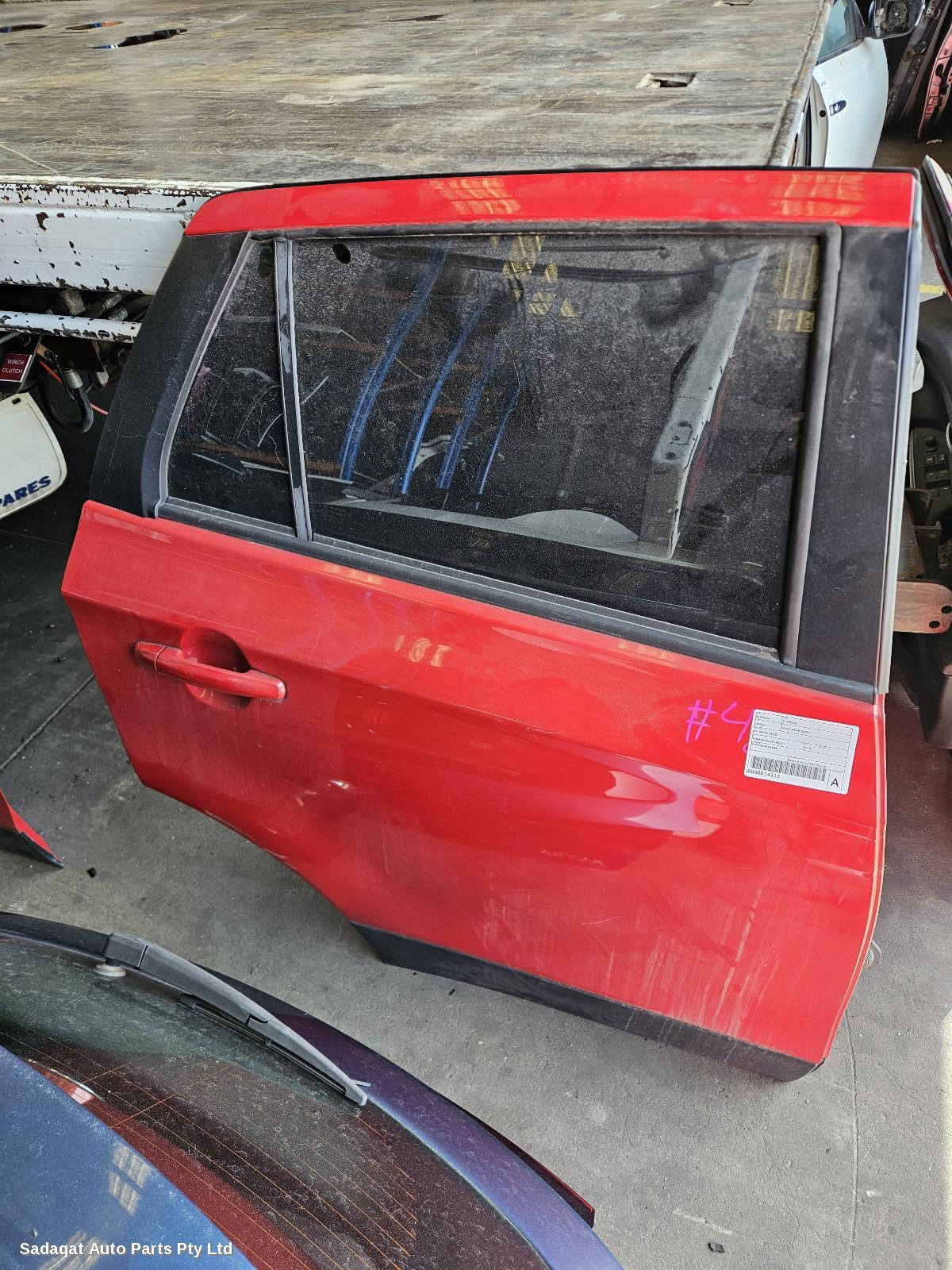 Suzuki S-cross Right_rear_door_sliding