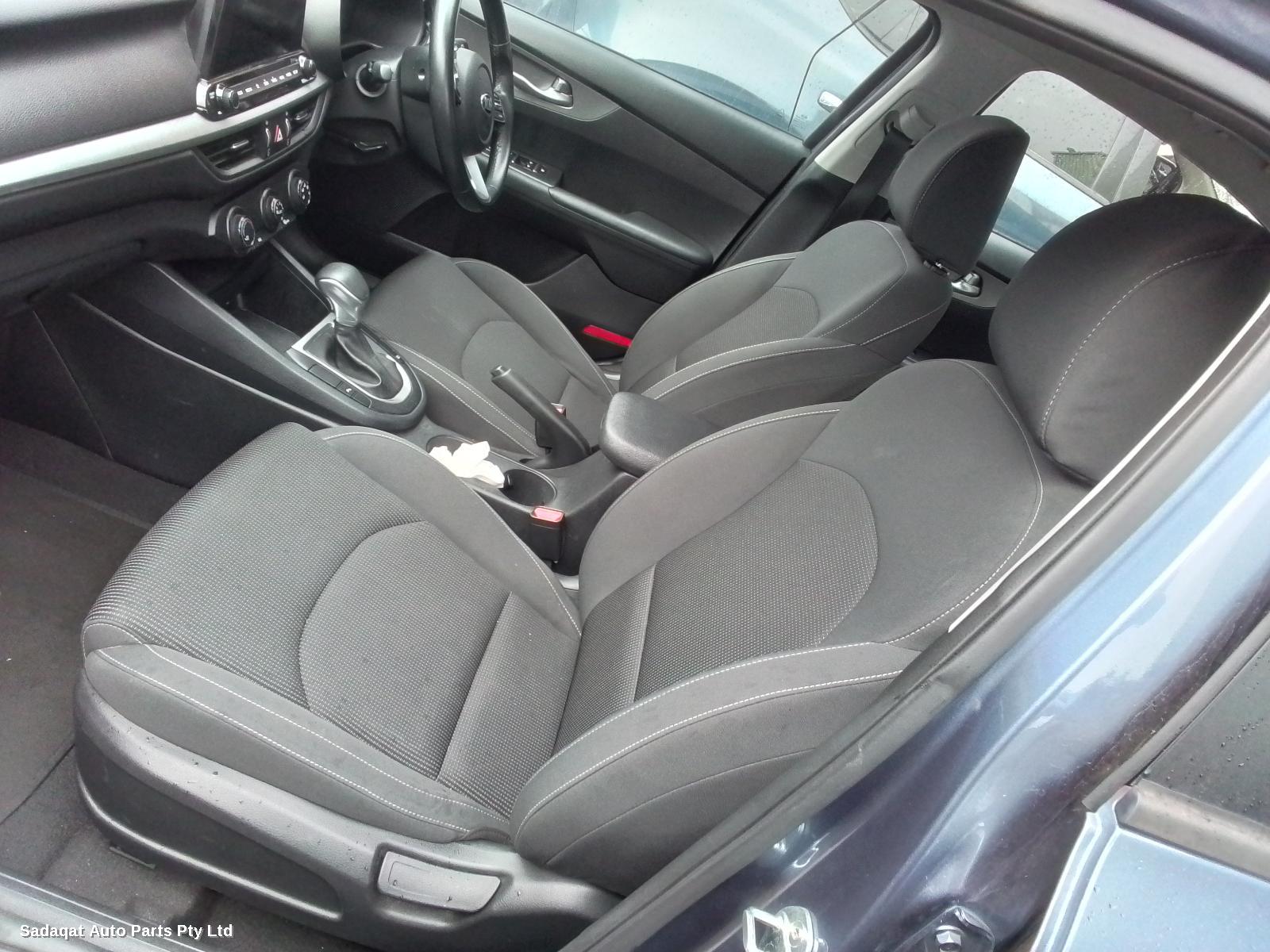 Kia Cerato Right Headlamp