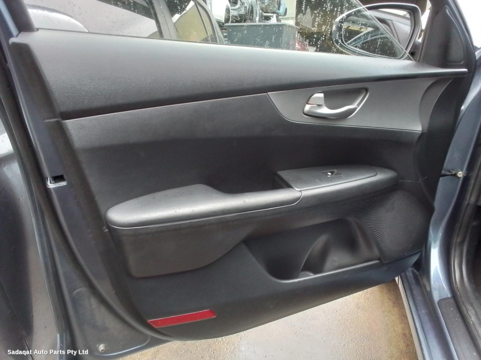 Kia Cerato Right Headlamp