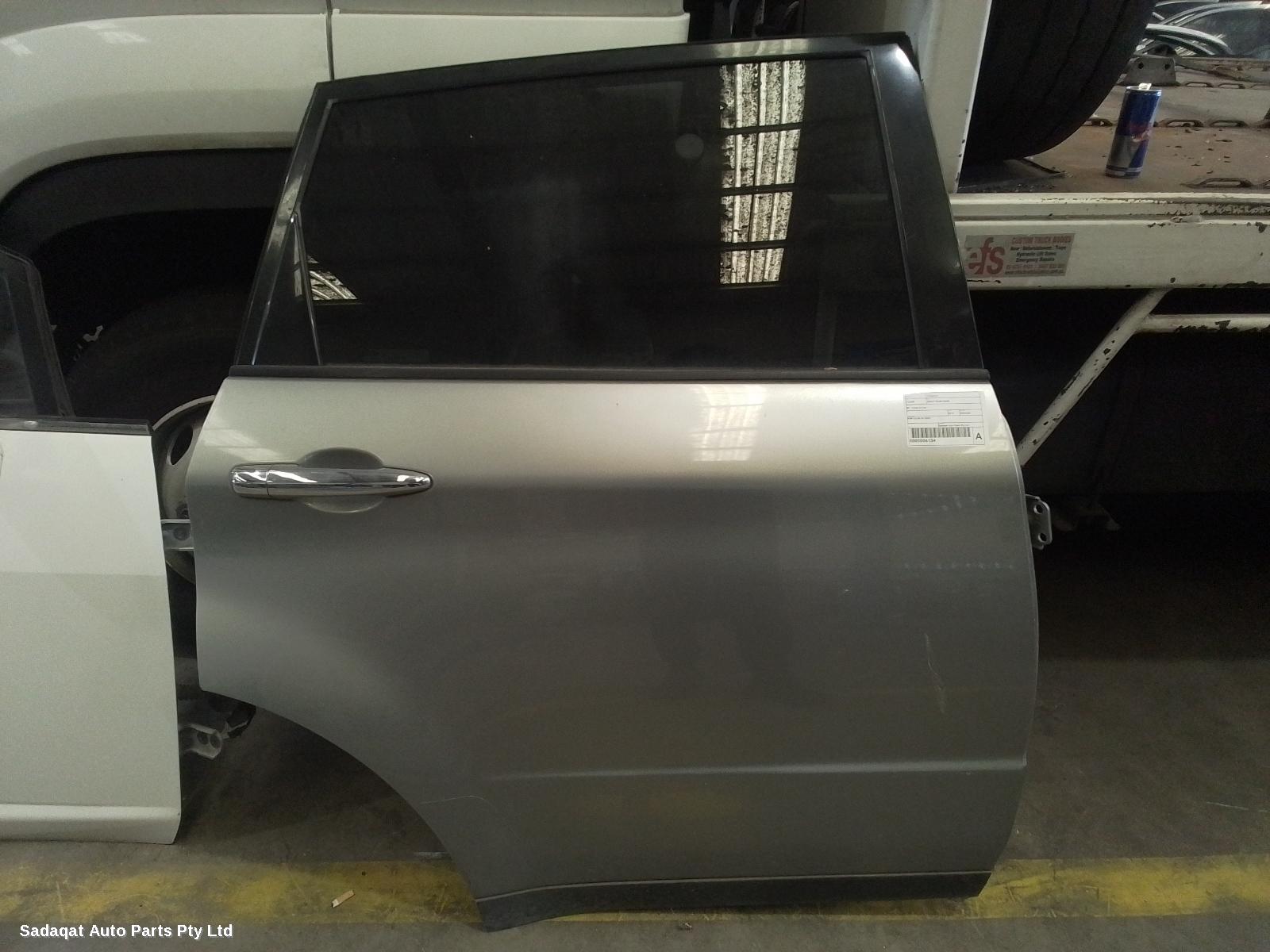 Subaru Tribeca Right_rear_door_sliding