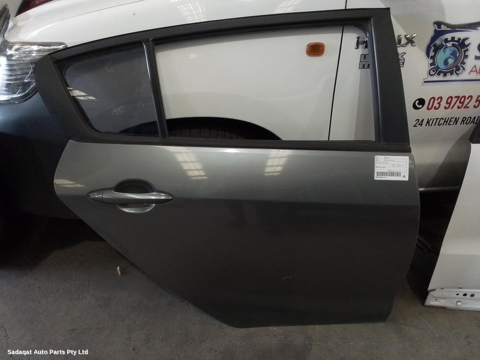 Kia Cerato Right_rear_door_sliding