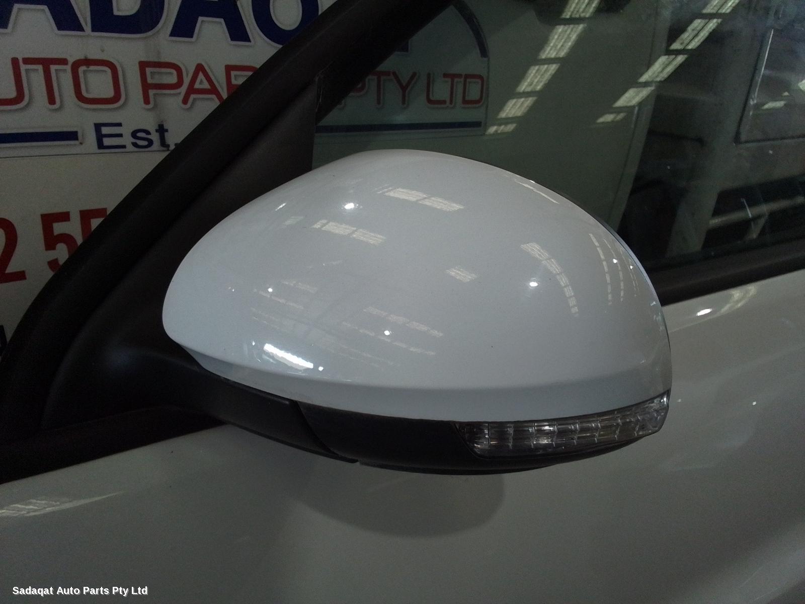 Volkswagen Tiguan Left Door Mirror