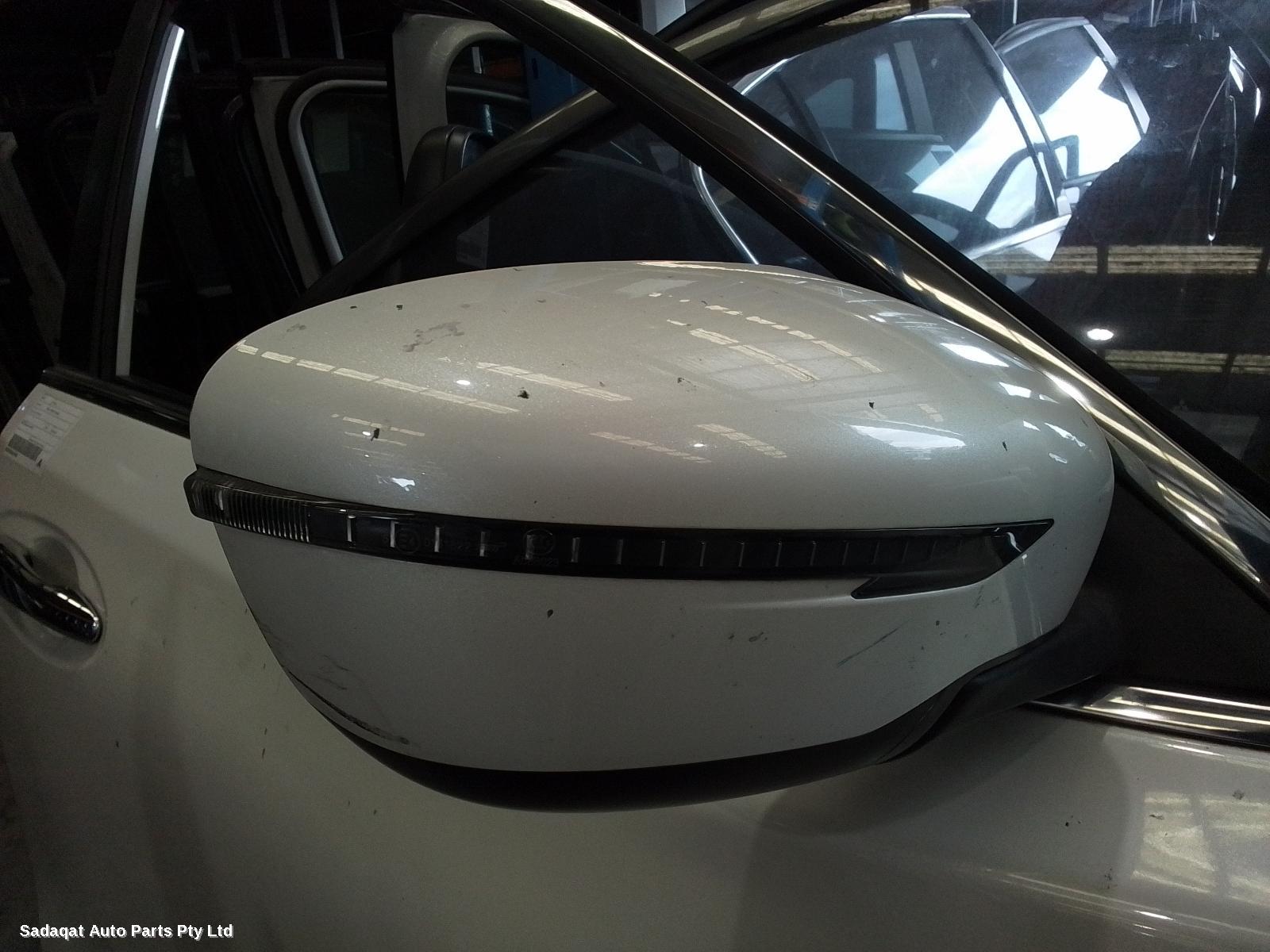 Nissan Xtrail Right Door Mirror