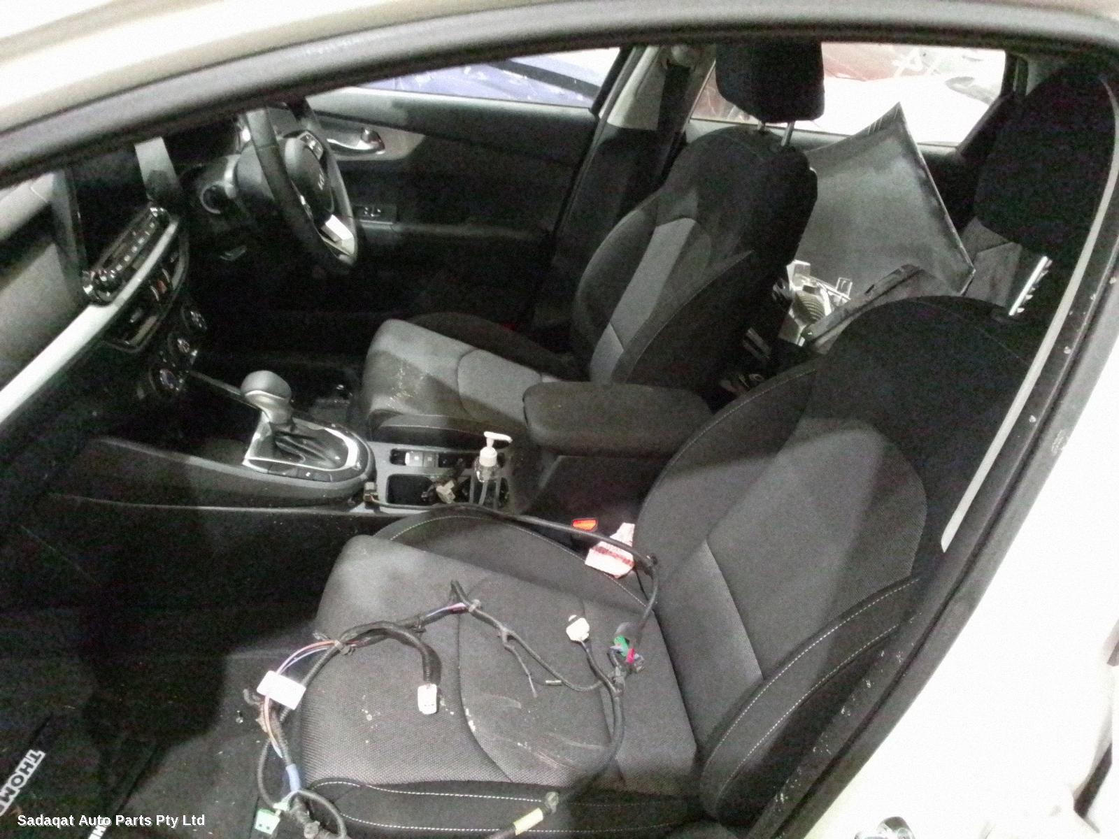 Kia Cerato Right Door Mirror