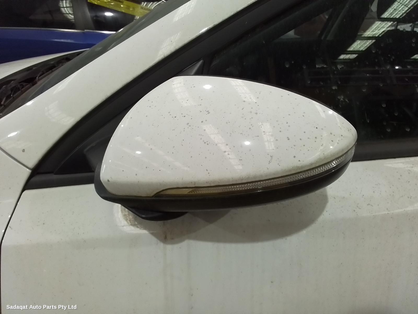 Kia Cerato Right Door Mirror