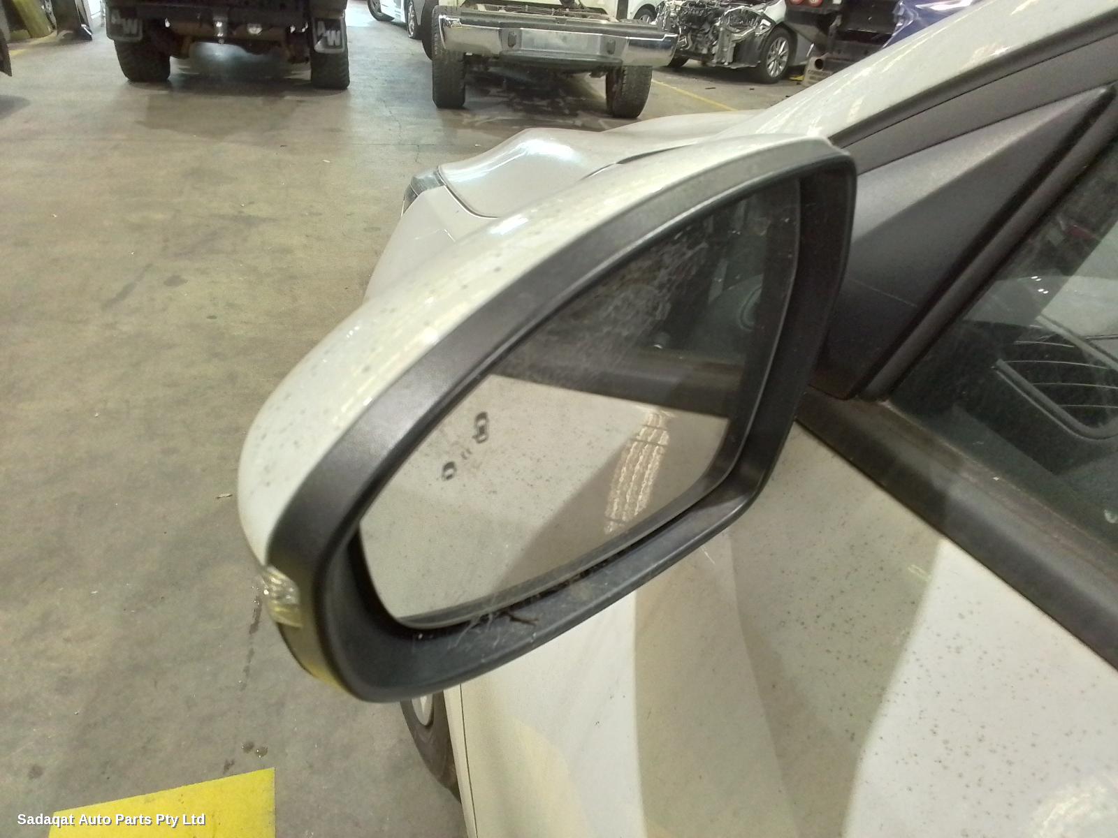 Kia Cerato Right Door Mirror
