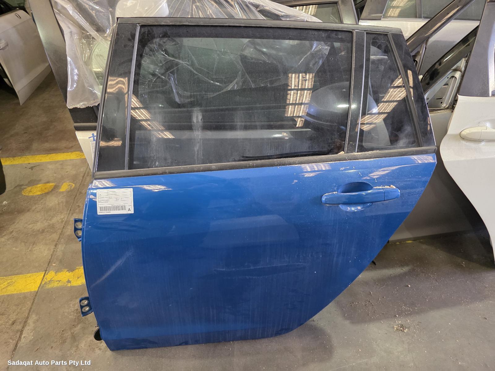 Holden Commodore Left Rear Door/sliding