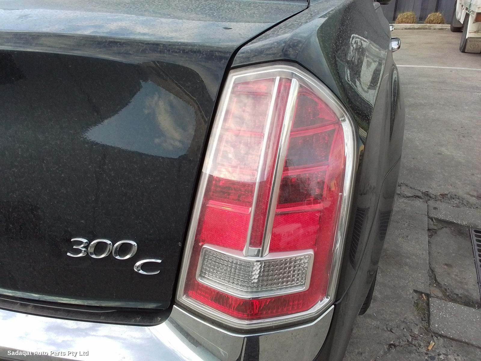 Chrysler 300c Left Guard Liner