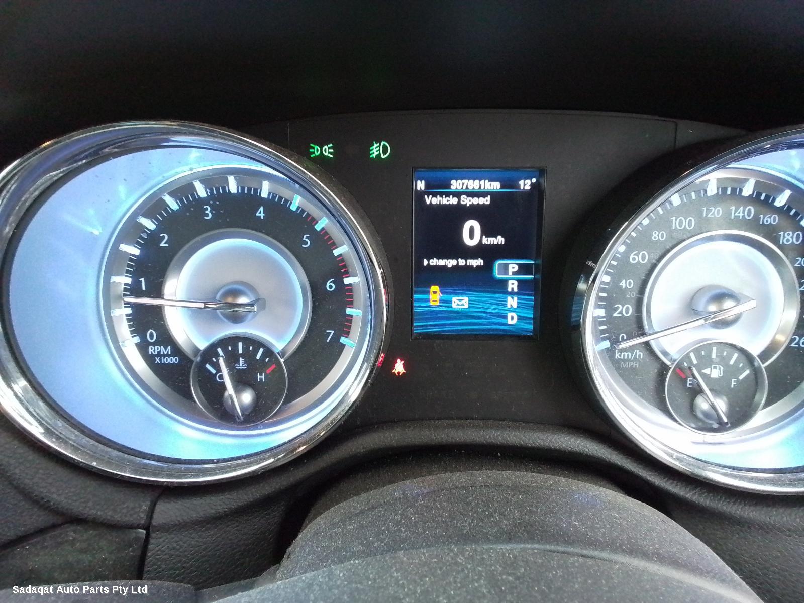 Chrysler 300c Left Guard Liner