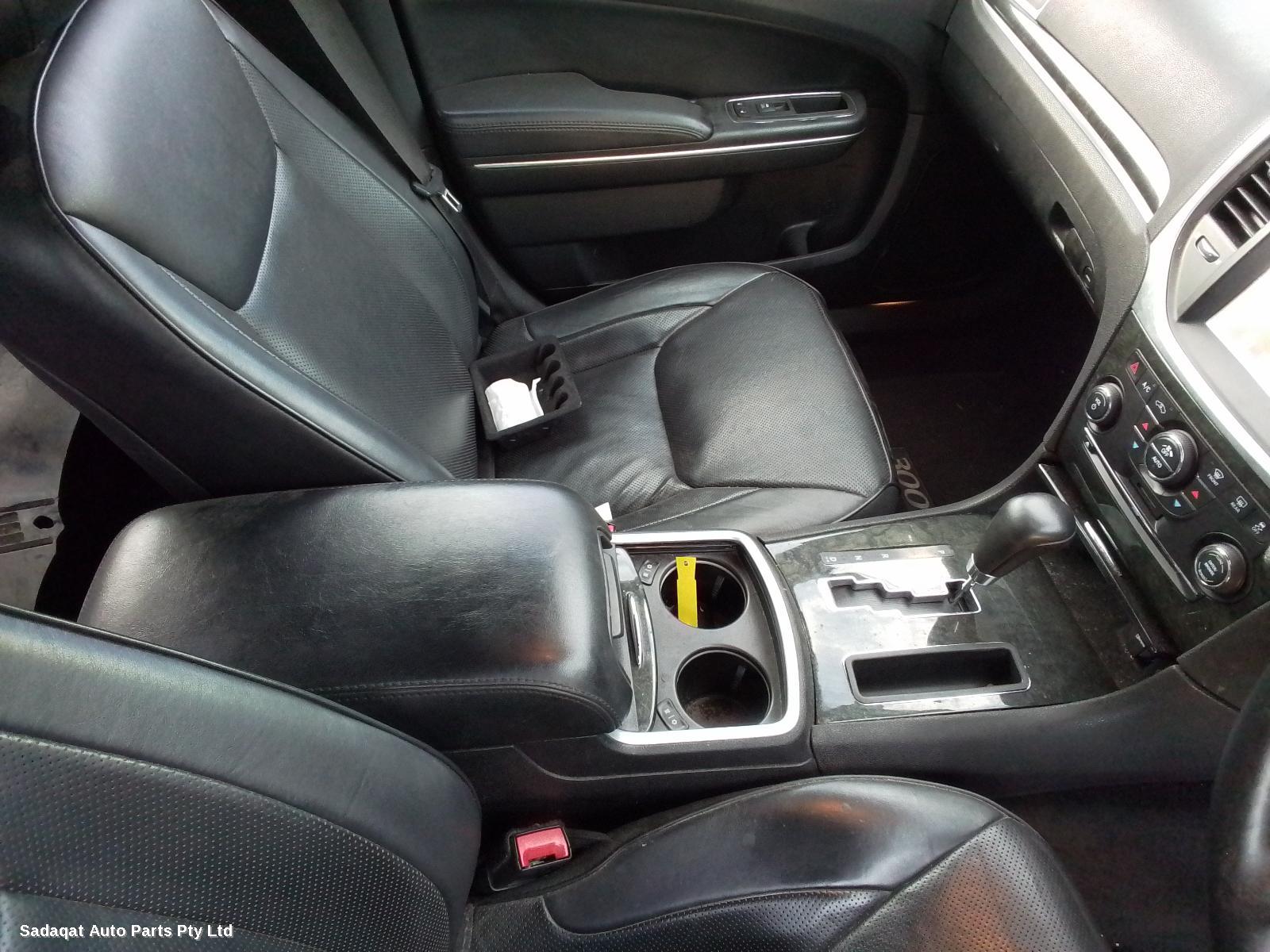 Chrysler 300c Left Guard Liner