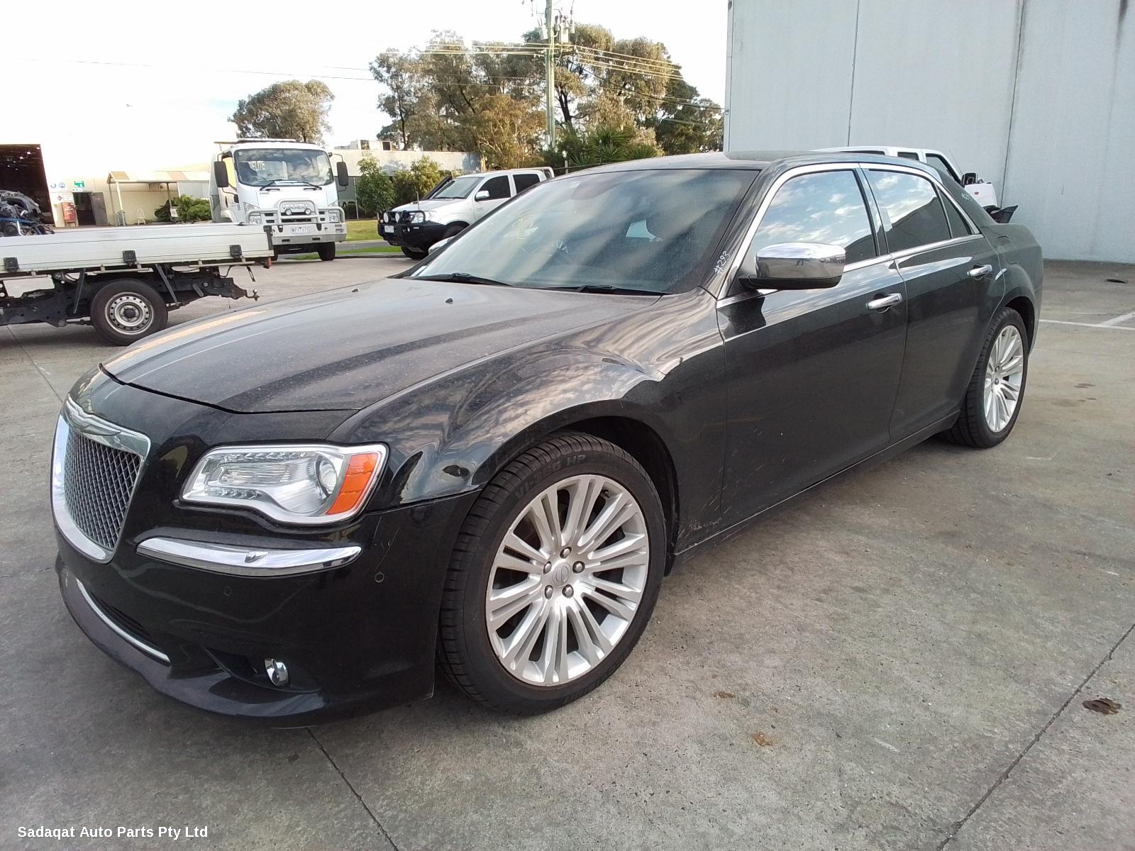 Chrysler 300c Left Guard Liner