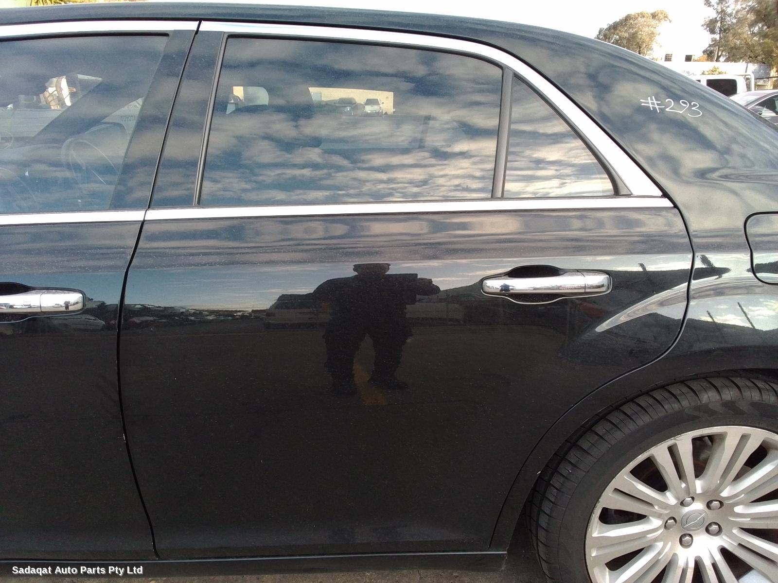 Chrysler 300c Left Guard Liner