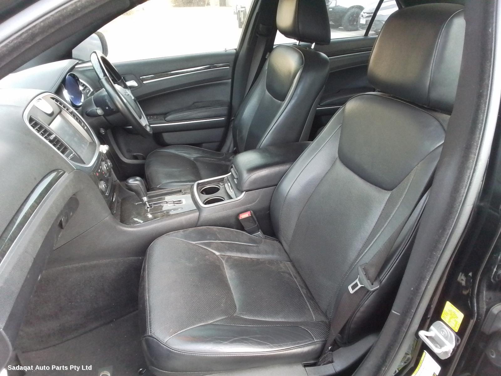 Chrysler 300c Left Guard Liner