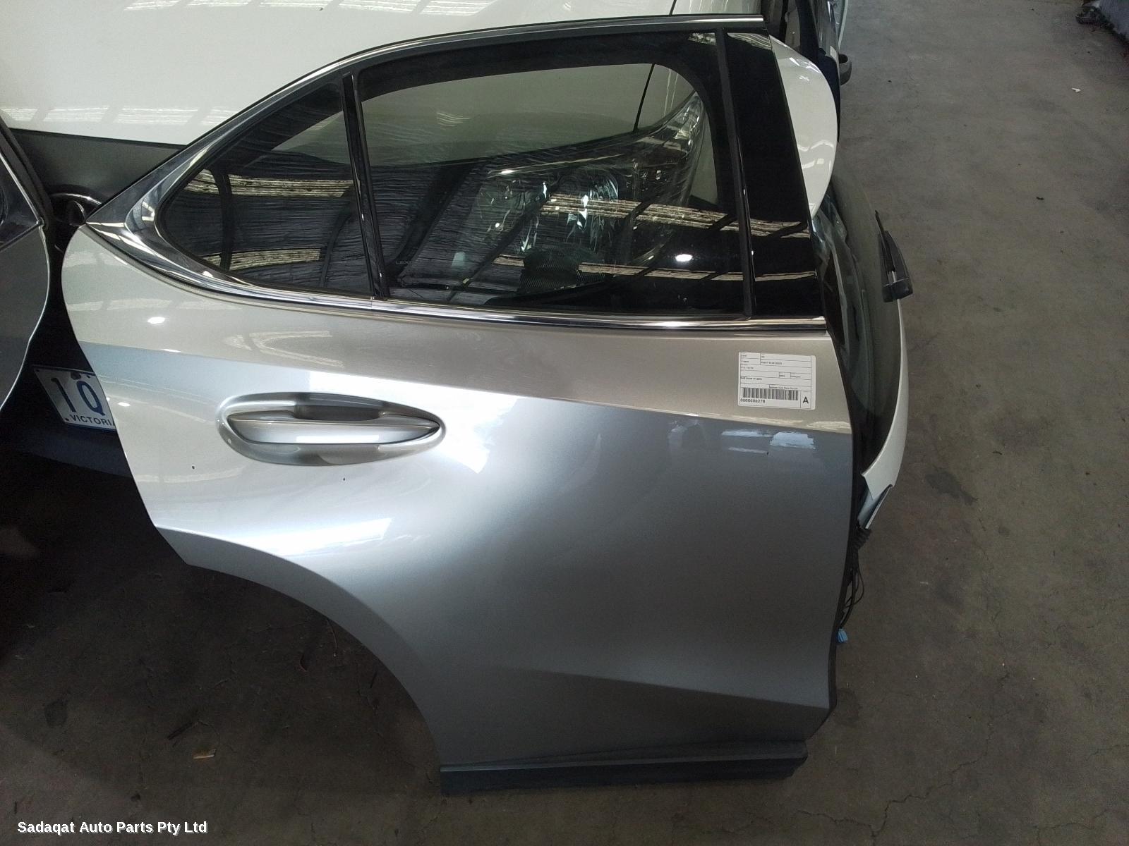 Lexus Ux Right_rear_door_sliding