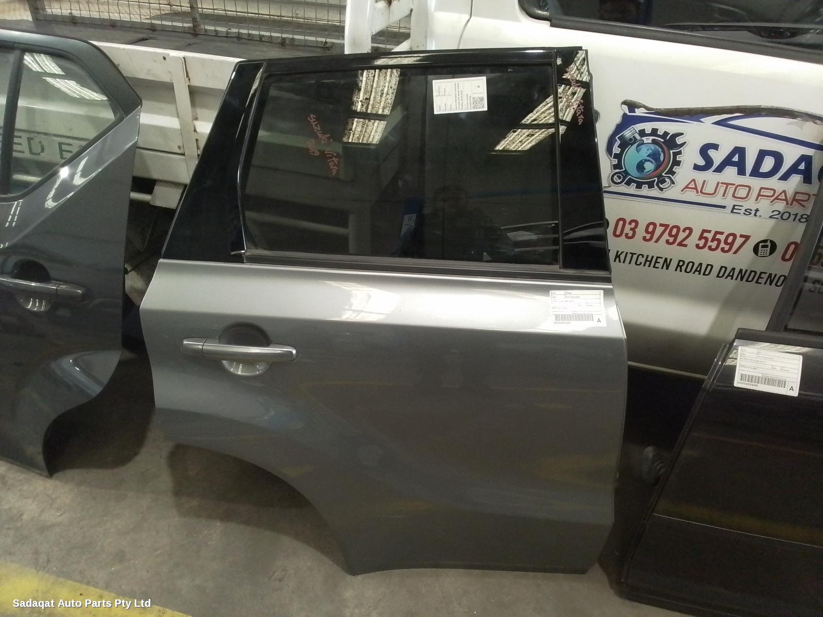 Suzuki Vitara Right_rear_door_sliding