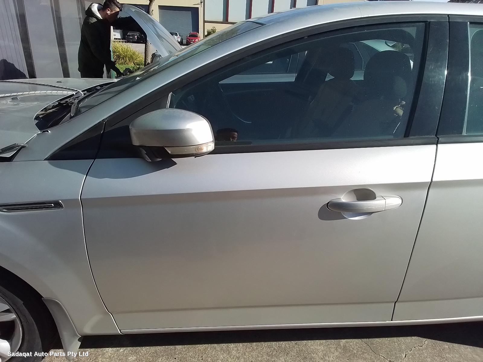 Ford Mondeo R/bar Bracket/reinfo