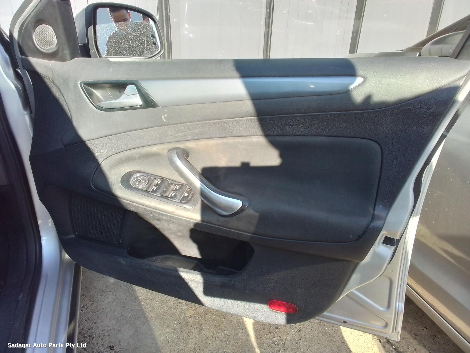 Ford Mondeo R/bar Bracket/reinfo