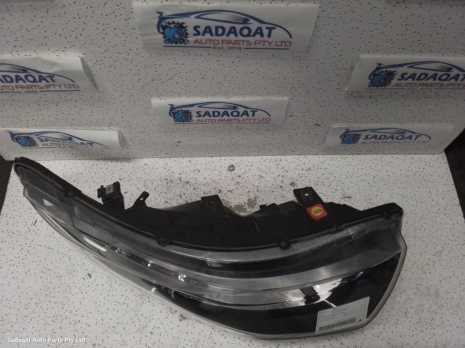 Iveco Daily Right Headlamp