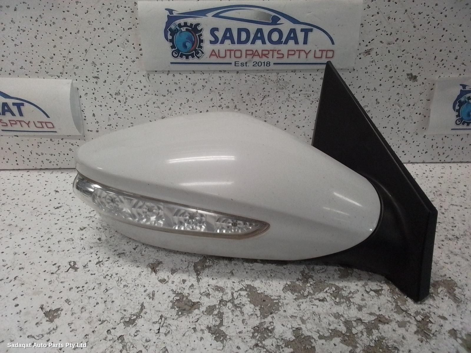 Hyundai I45 Right Door Mirror