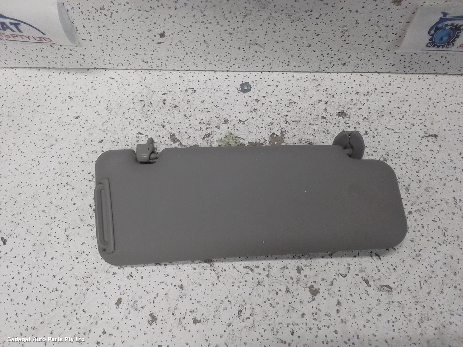 Toyota Kluger Sunvisor