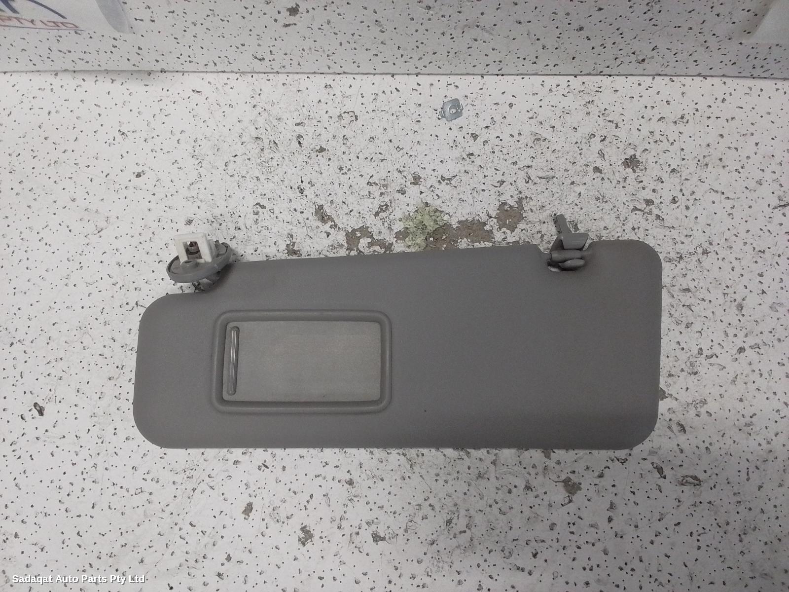 Toyota Kluger Sunvisor