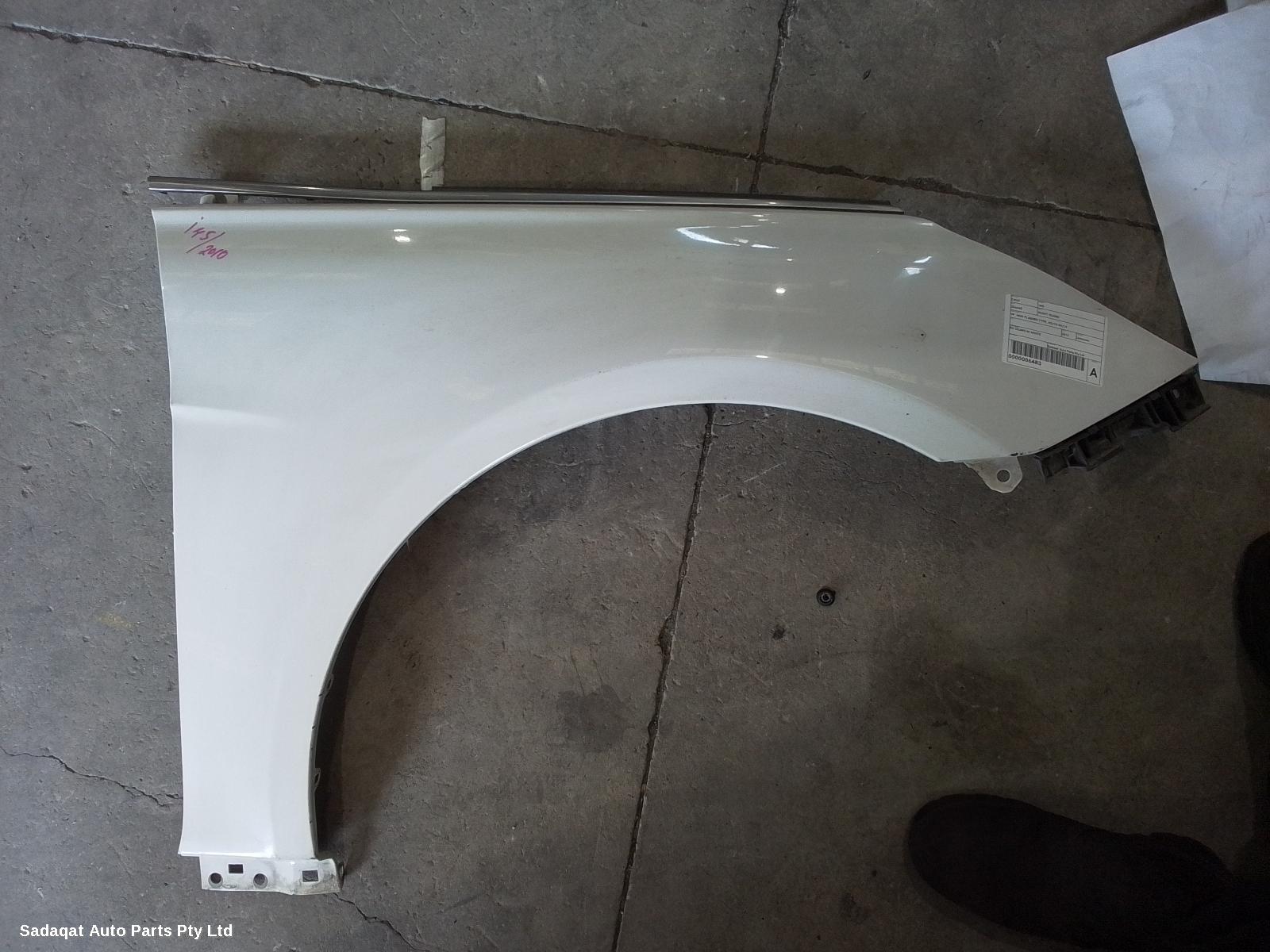 Hyundai I45 Right Guard