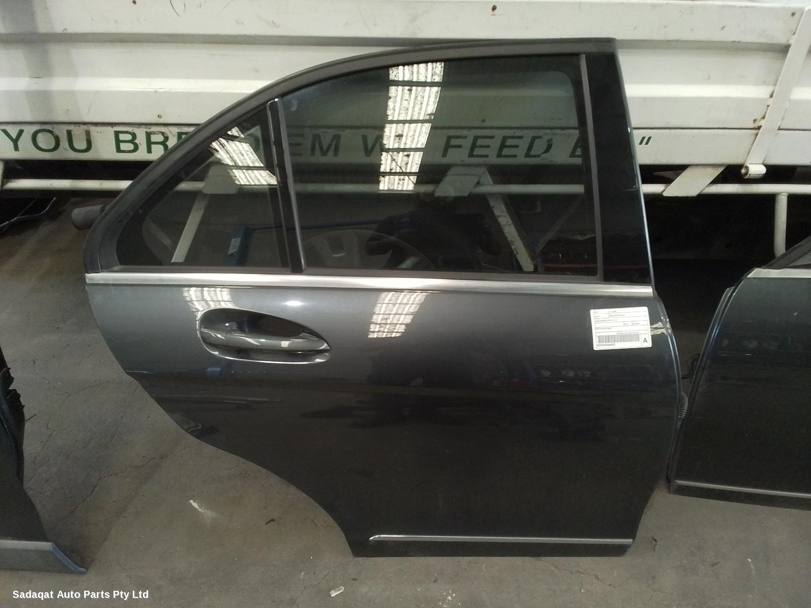 Mercedes C Class Right_rear_door_sliding