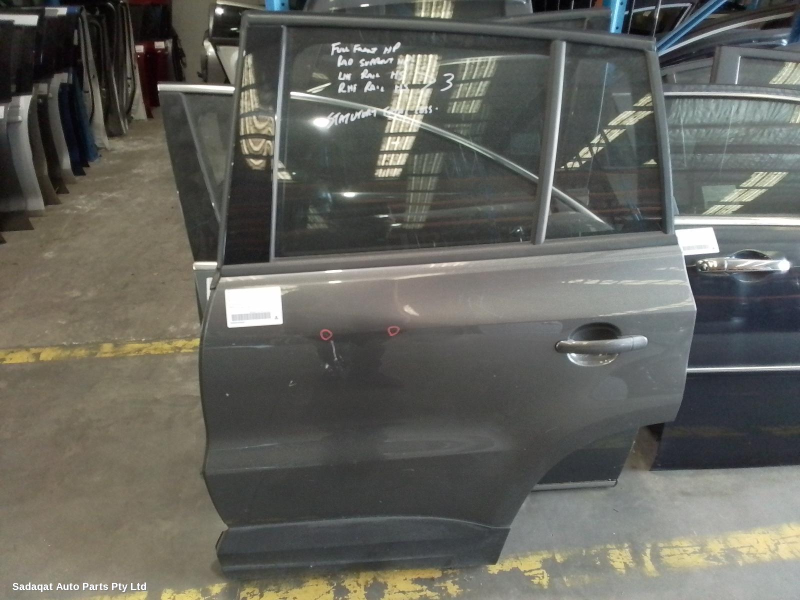 Volkswagen Tiguan Left Rear Door/sliding