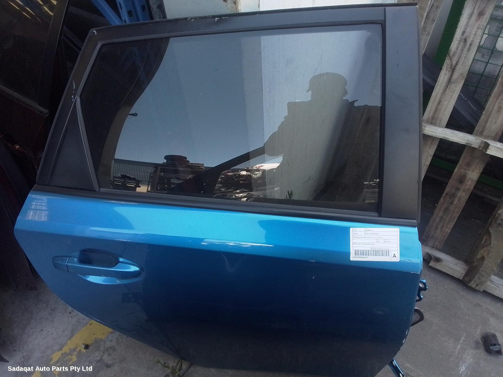 Toyota Corolla Right_rear_door_sliding