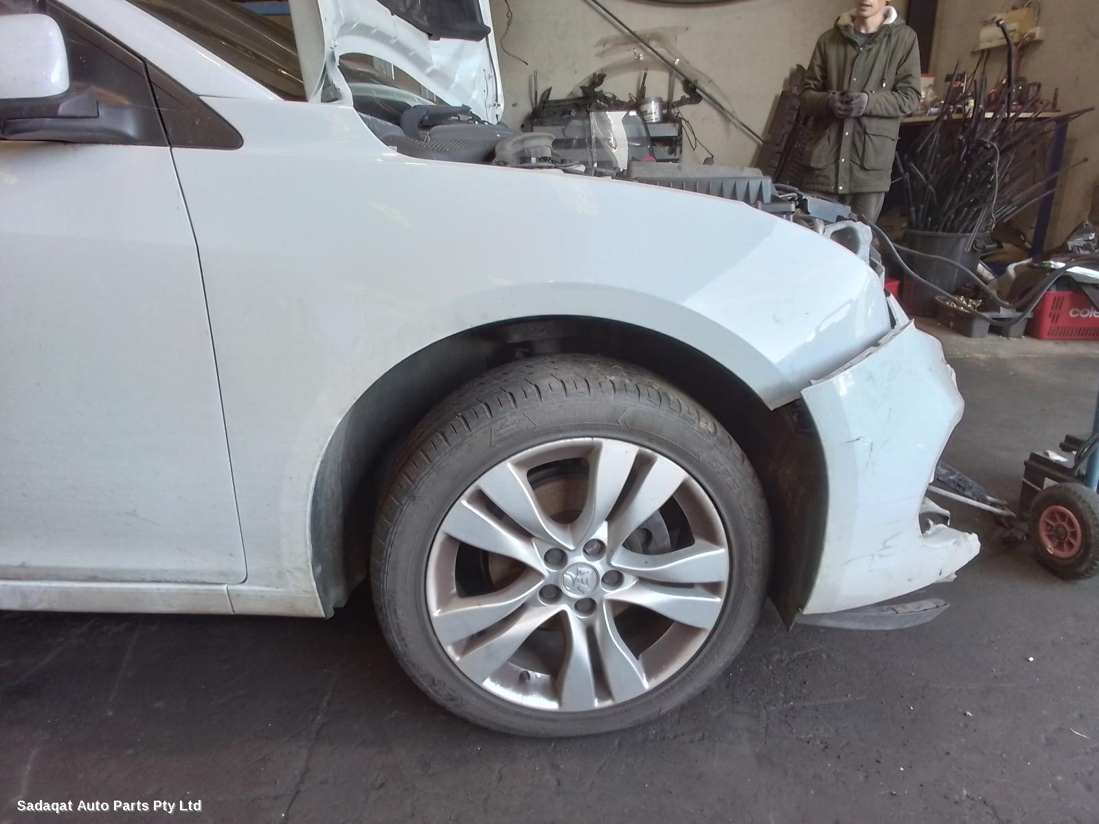 Holden Cruze Left Taillight