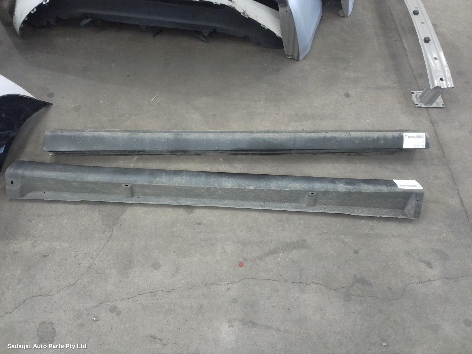 Mitsubishi Outlander Side Step/skirt