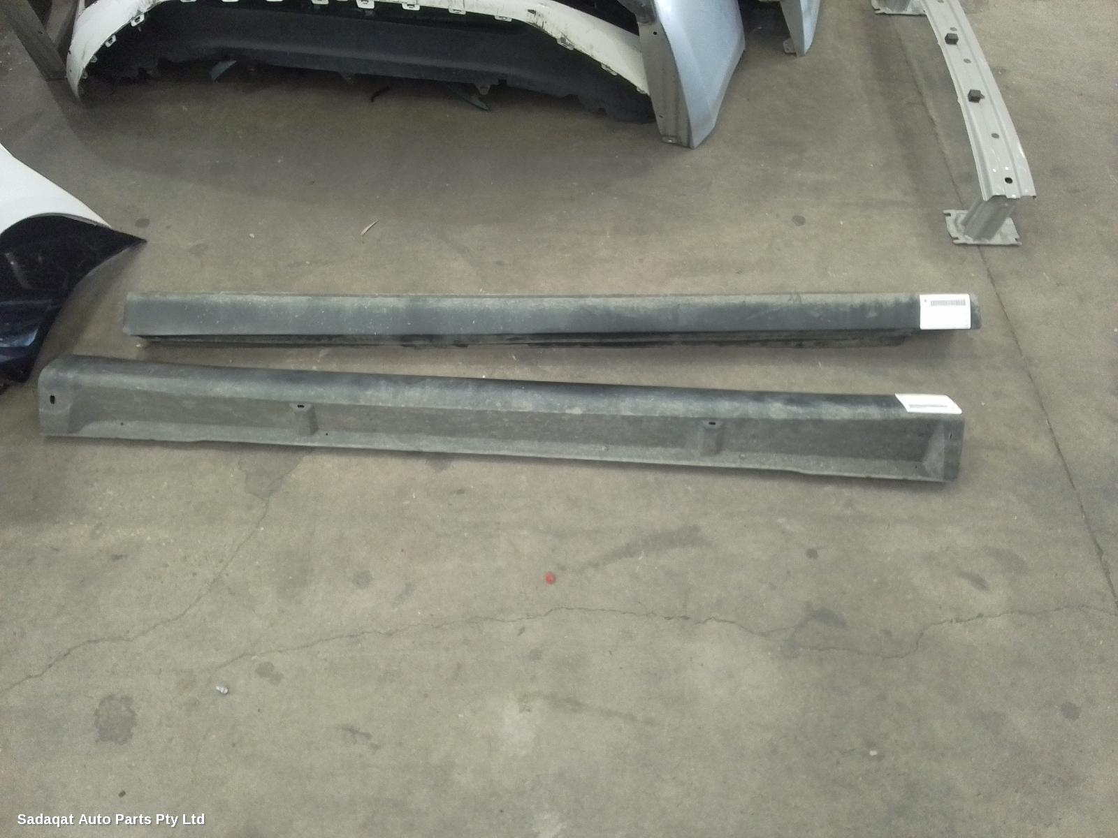 Mitsubishi Outlander Side Step/skirt