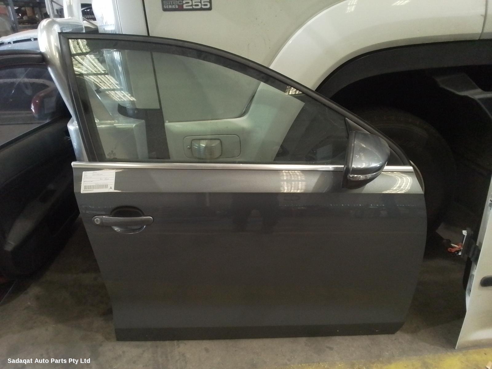 Volkswagen Jetta Right Front Door