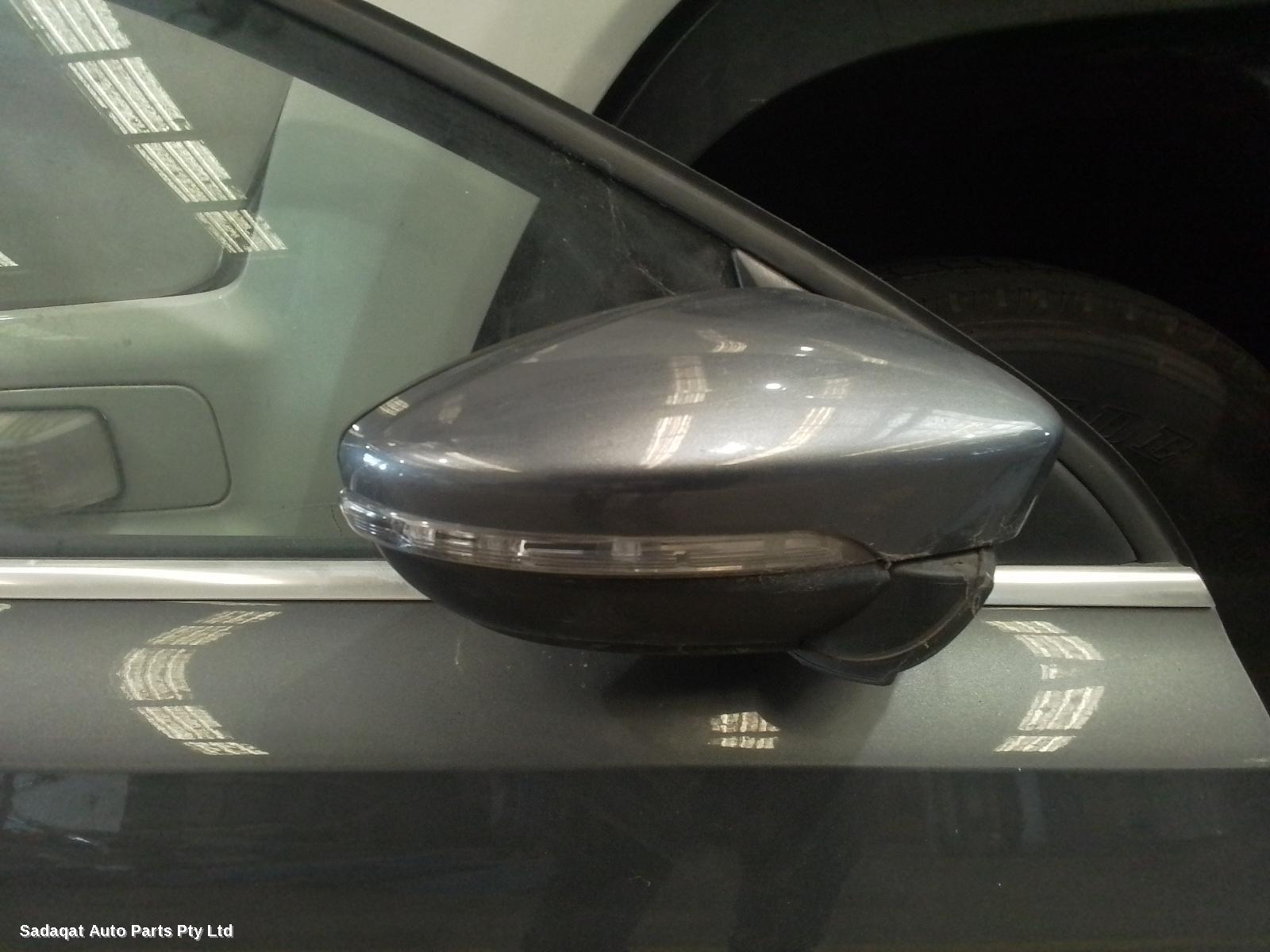 Volkswagen Jetta Right Door Mirror
