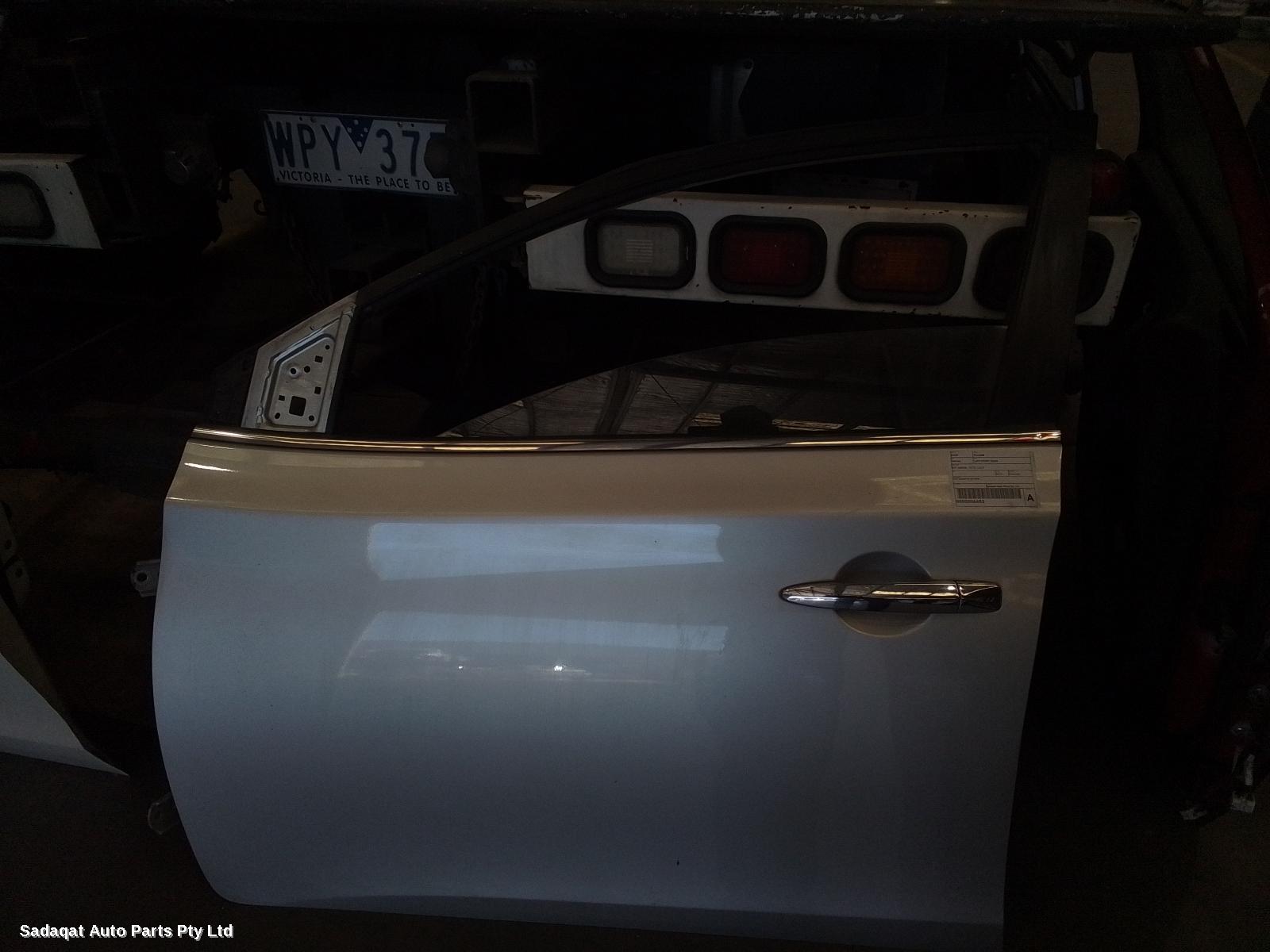 Nissan Pulsar Left Front Door