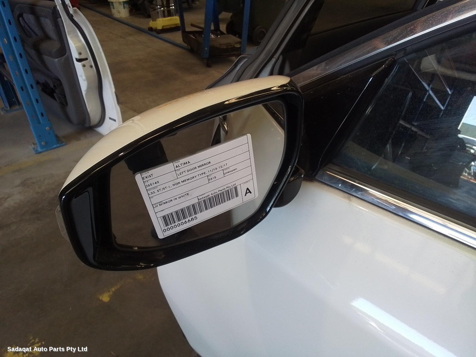 Nissan Altima Left Door Mirror