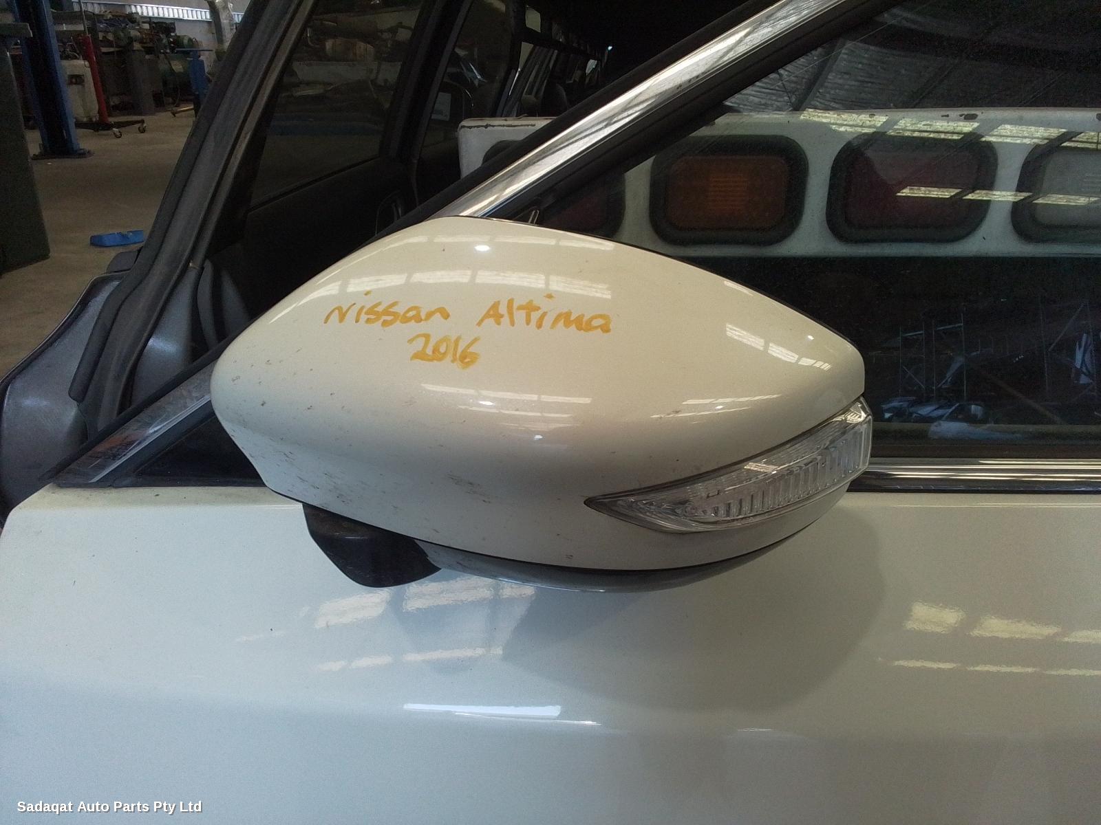 Nissan Altima Left Door Mirror