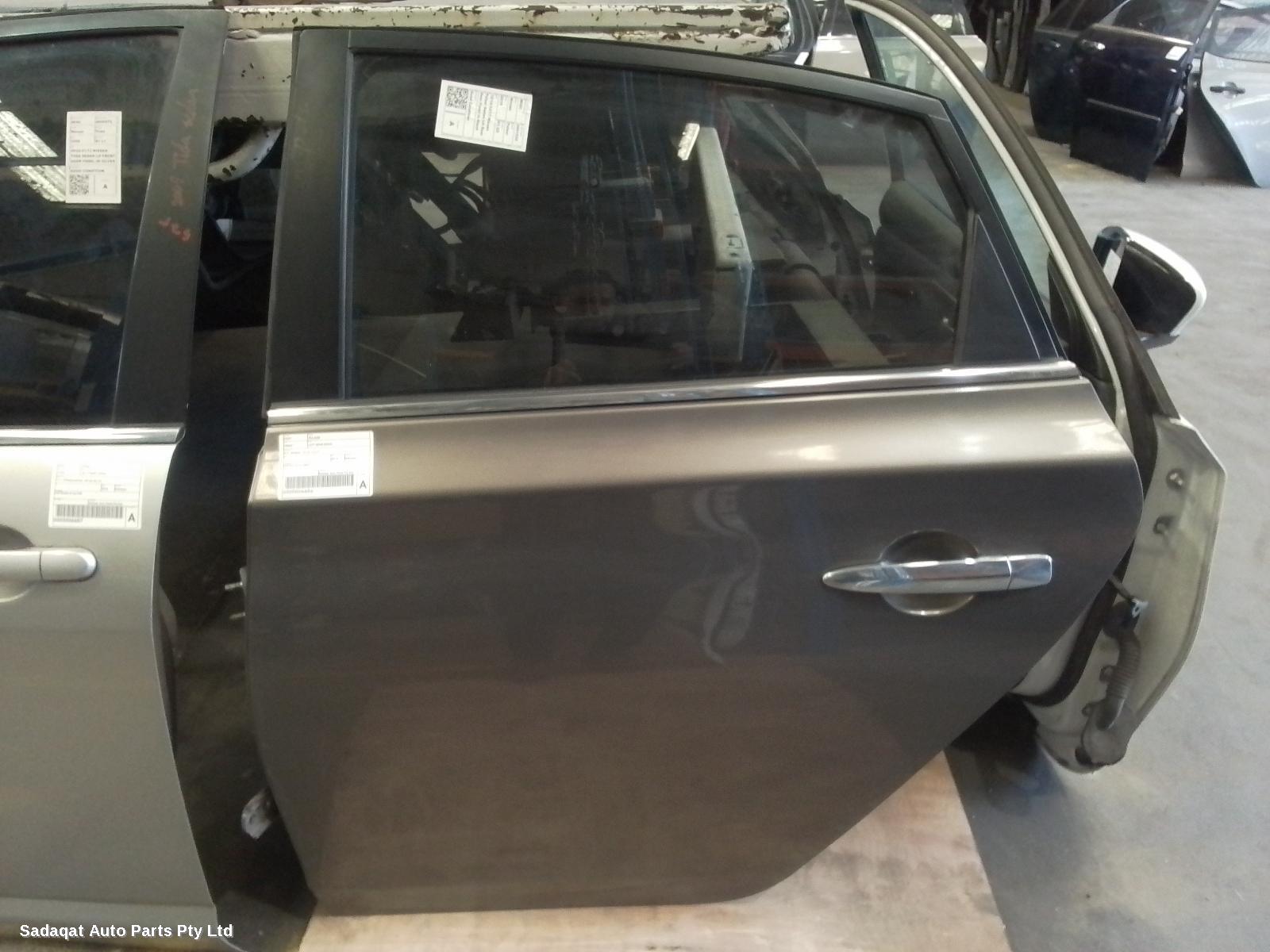 Nissan Pulsar Left Rear Door/sliding