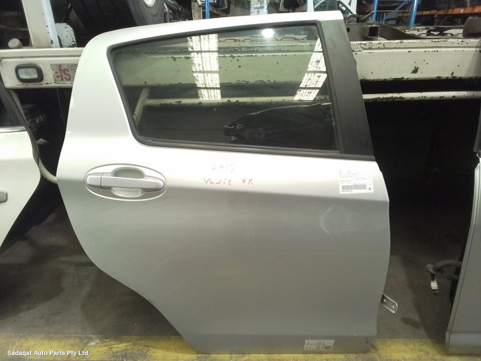 Toyota Yaris Right_rear_door_sliding