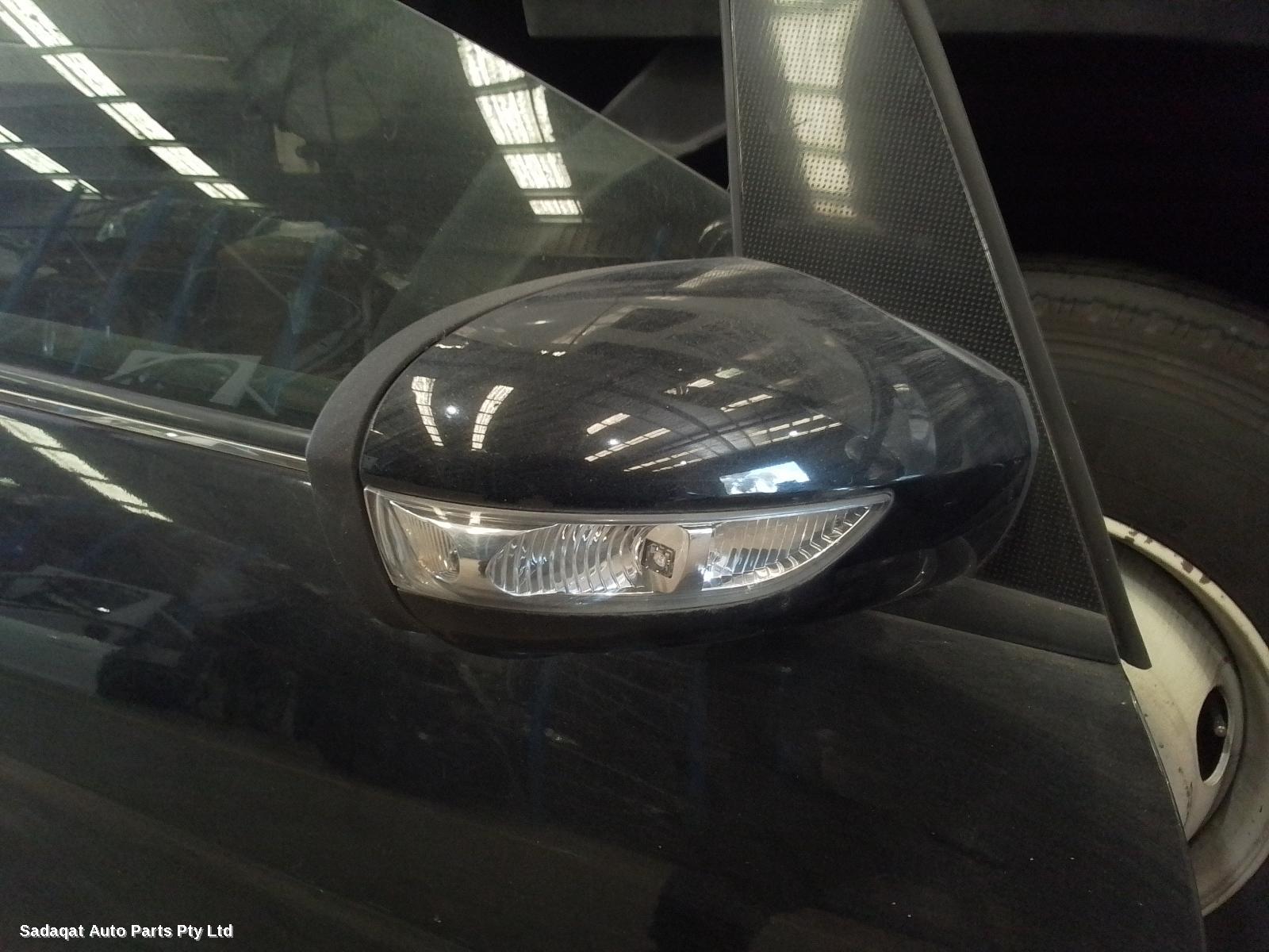 Mercedes B Class Right Door Mirror