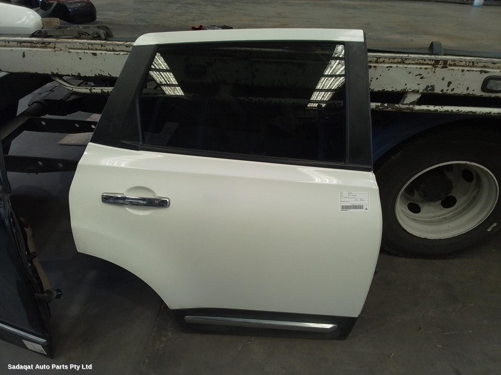 Nissan Dualis Right_rear_door_sliding