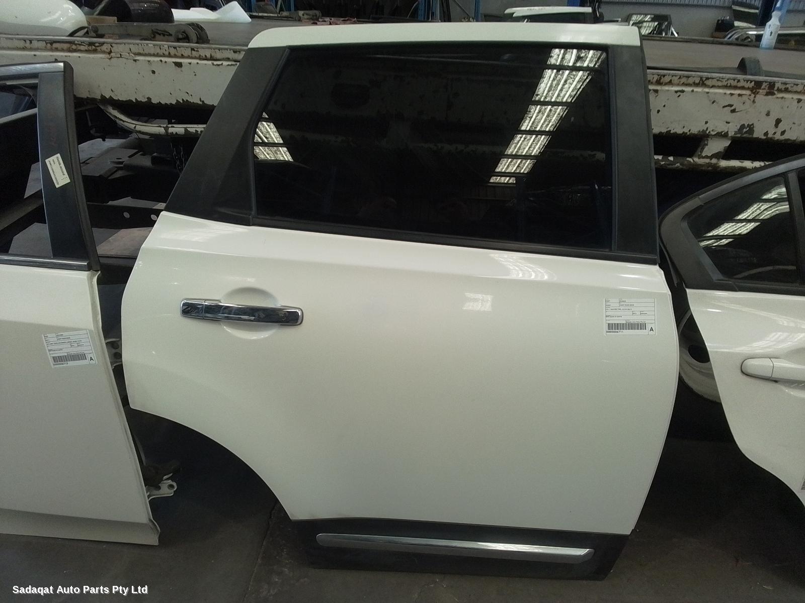 Nissan Dualis Right_rear_door_sliding