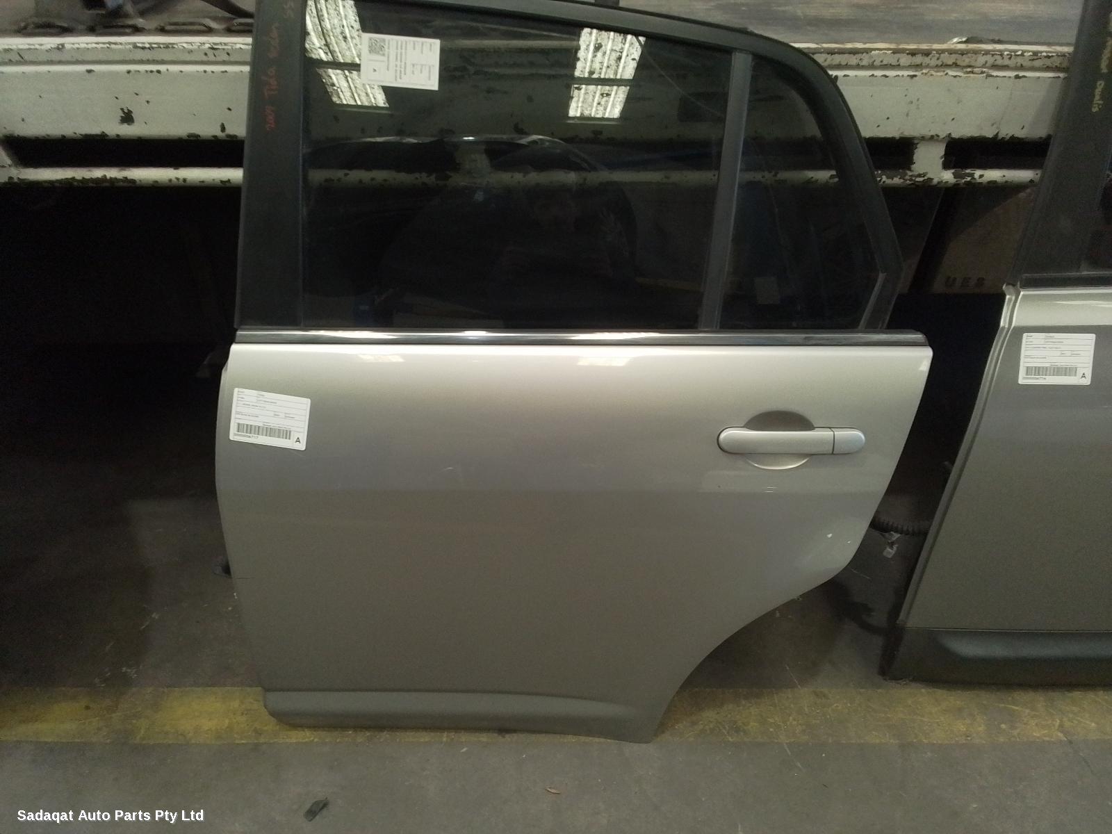 Nissan Tiida Left Rear Door/sliding