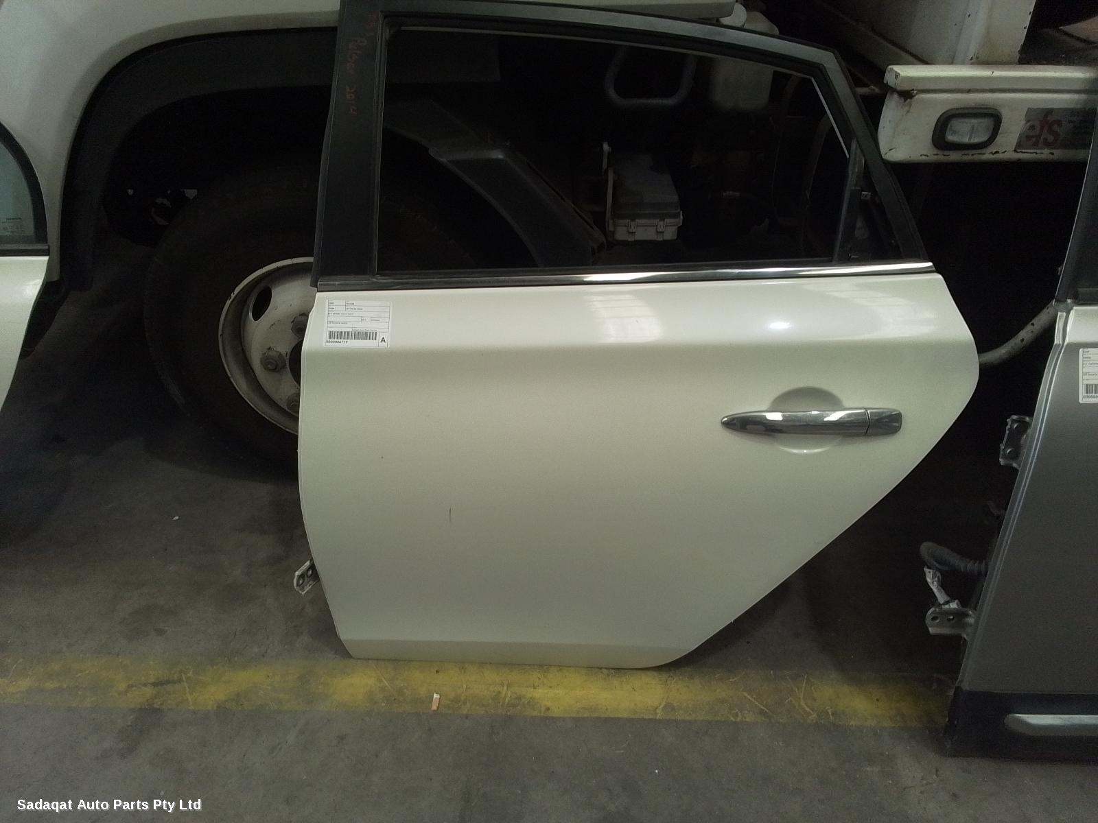 Nissan Pulsar Left Rear Door/sliding