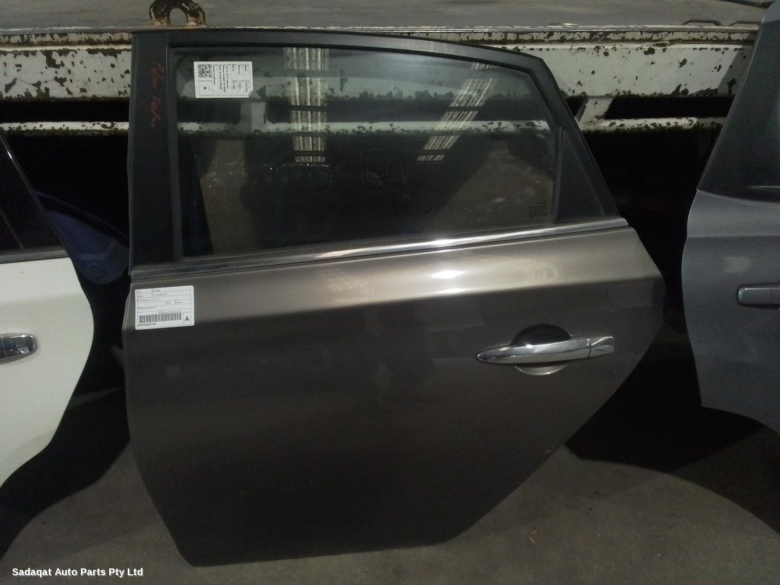 Nissan Pulsar Left Rear Door/sliding